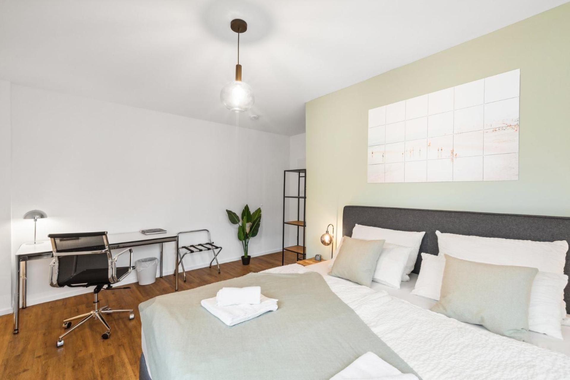 Business Kranich: 3 Zimmer, Infrastrukturlage Hh Langenhorn, Naehe Airport Hamburg